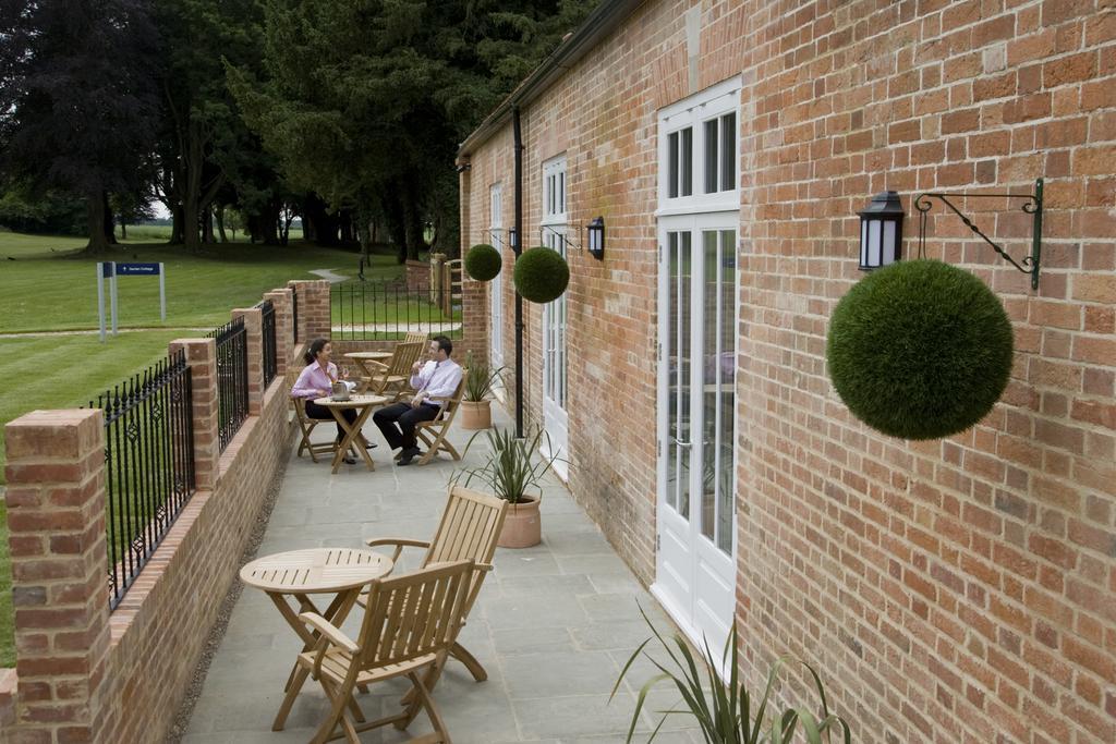Oakley Hall Hotel Basingstoke Eksteriør billede