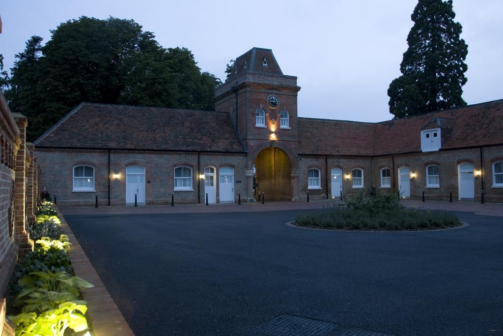 Oakley Hall Hotel Basingstoke Eksteriør billede