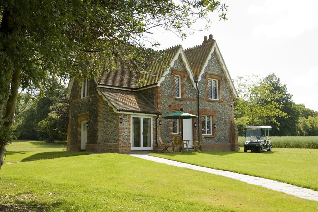 Oakley Hall Hotel Basingstoke Eksteriør billede