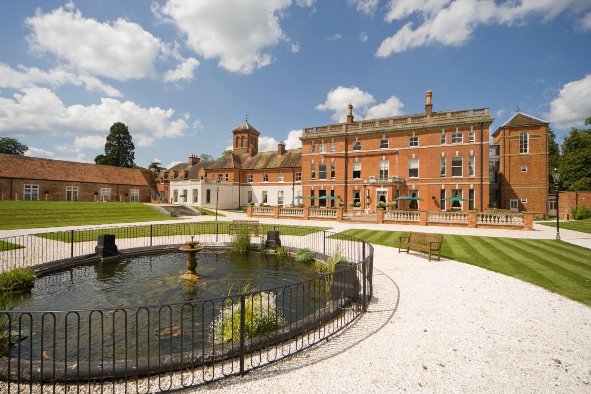 Oakley Hall Hotel Basingstoke Eksteriør billede