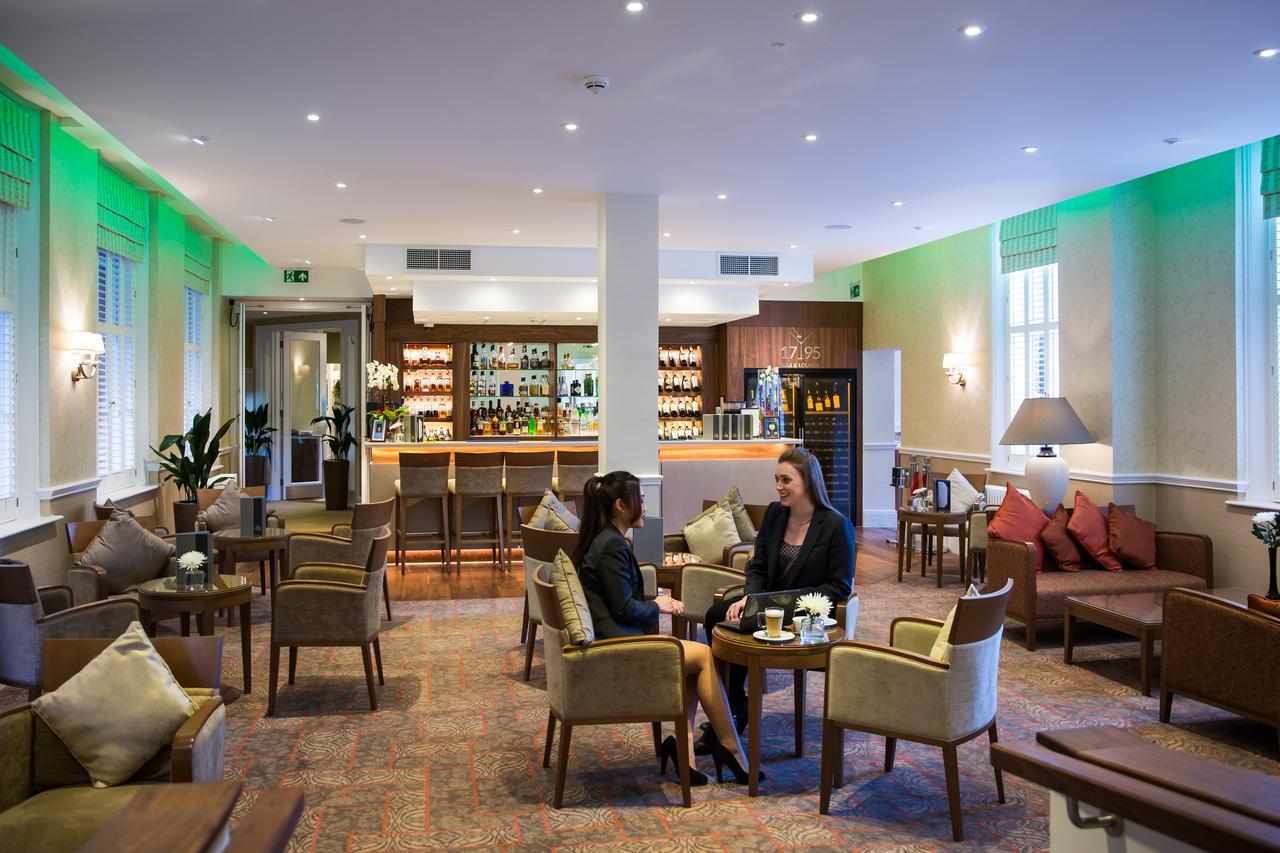 Oakley Hall Hotel Basingstoke Eksteriør billede