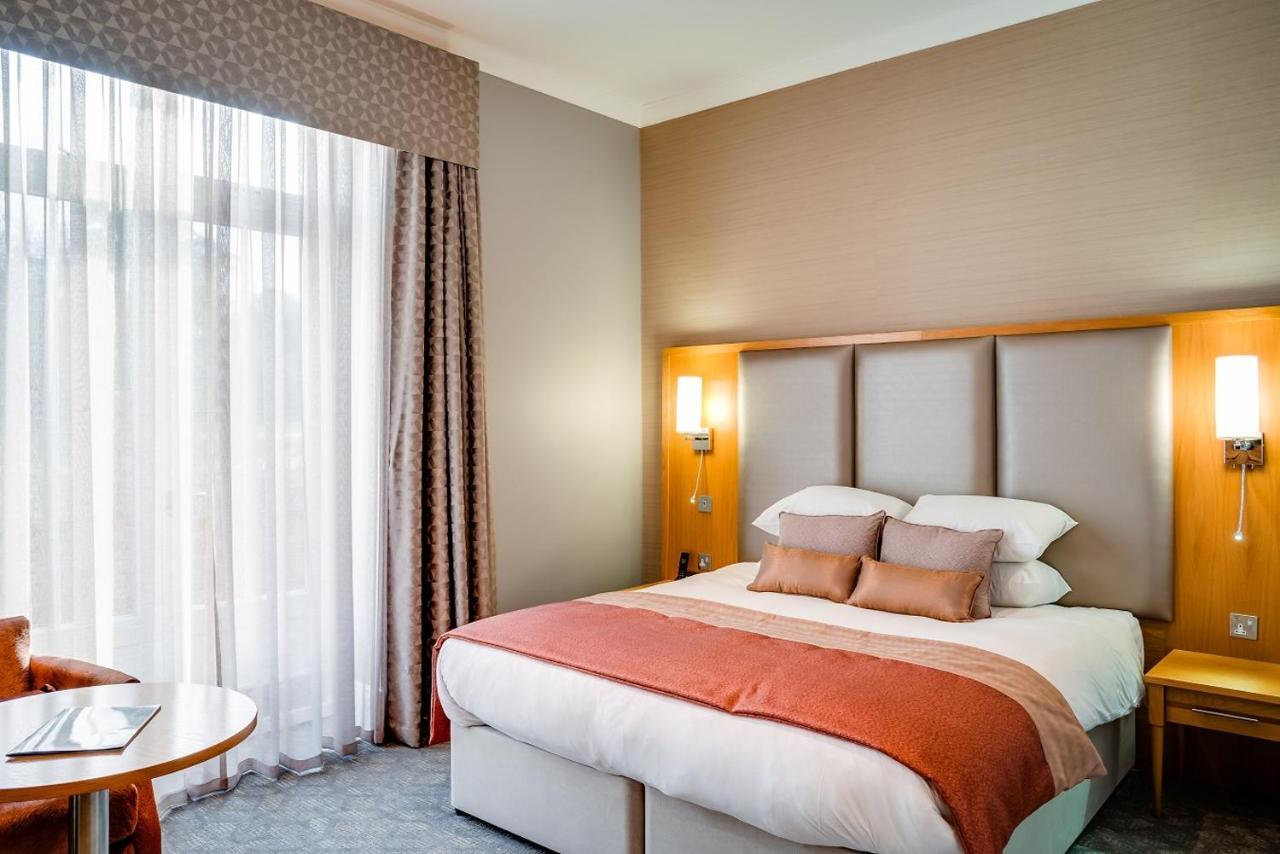Oakley Hall Hotel Basingstoke Eksteriør billede